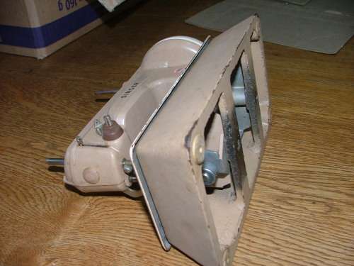 VINTAGE CHILD'S METAL SINGER TOY SEWING MACHINE ~ MADE IN GREAT BRITAIN ~ RARE