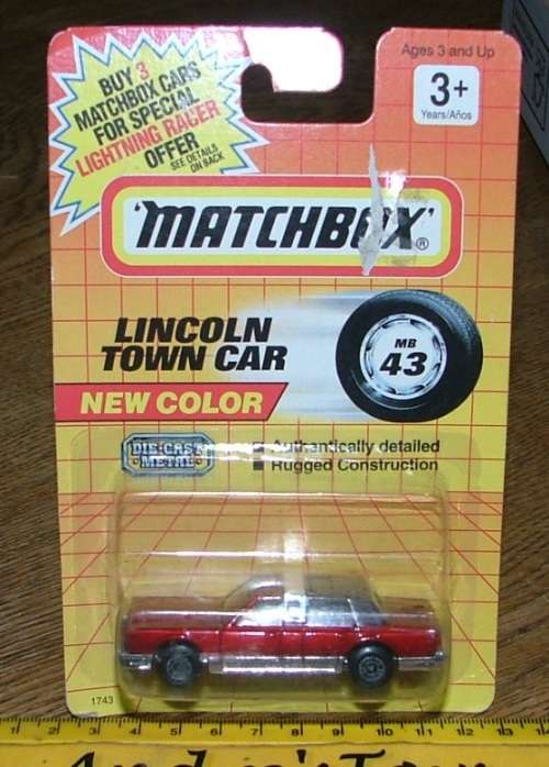 1991 Matchbox ~ #43 ~ Lincoln Town Car ~ Mint on Long card