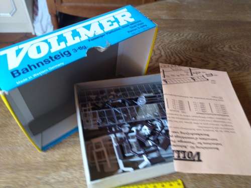 Model train ~ Vollmer N Gauge Passenger Platforms, three sections 7525 ~ with original box