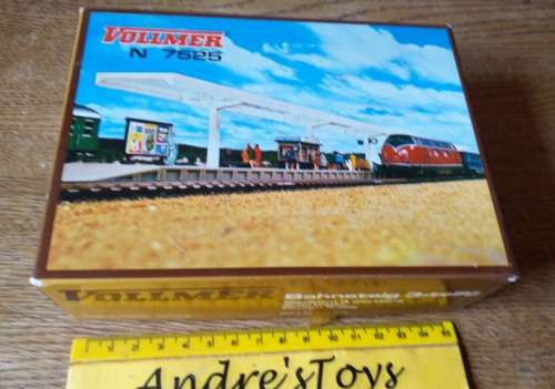Model train ~ Vollmer N Gauge Passenger Platforms, three sections 7525 ~ with original box