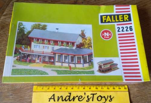 Model train ~ Faller 'N Gauge'  Hotel Cafe 2226 ~ with original box