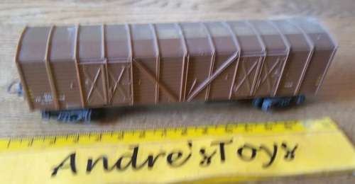 Model train ~ Lima OZ Brown Box Car