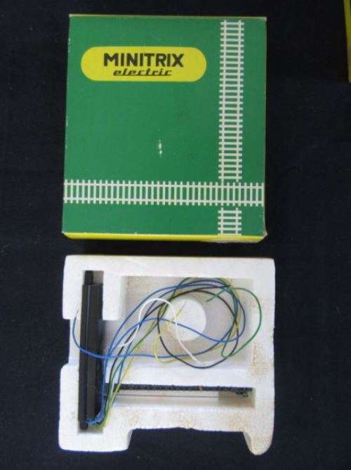 Model train ~ Minitrix Signal 56 6757 00 ~ with original box