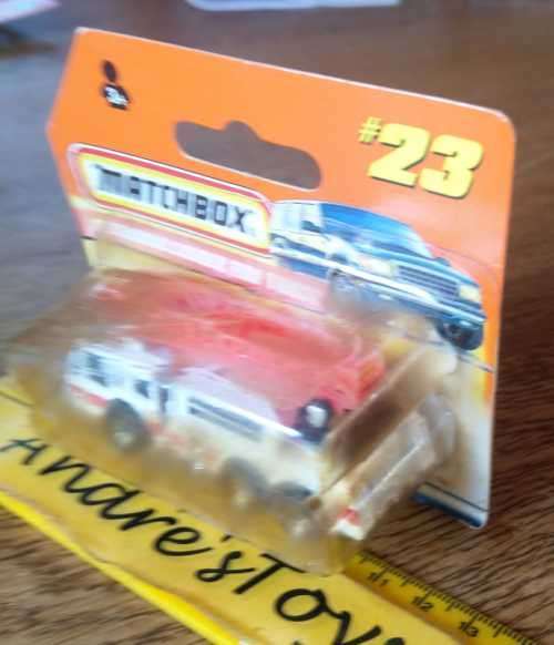 1997 Matchbox ~ No23 Extending Ladder Fire Truck ~ Mint on Short card