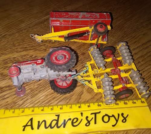 Corgi ~ Farm Lot ~ Spares or repairs (3 pieces)