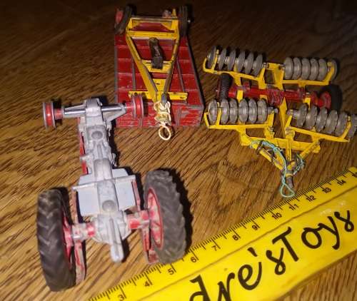 Corgi ~ Farm Lot ~ Spares or repairs (3 pieces)