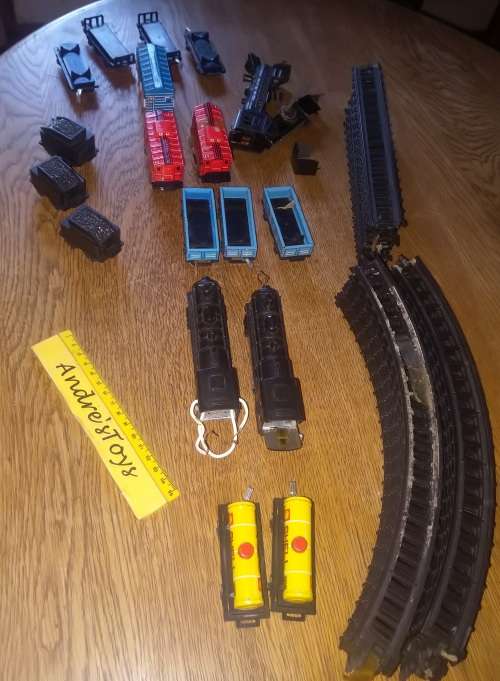 Model train lot ~ HAJI Made in Japan ~ Plastic with tin plate ~ Spares or repairs ~ HO