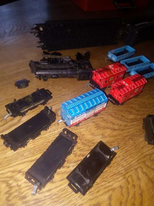 Model train lot ~ HAJI Made in Japan ~ Plastic with tin plate ~ Spares or repairs ~ HO