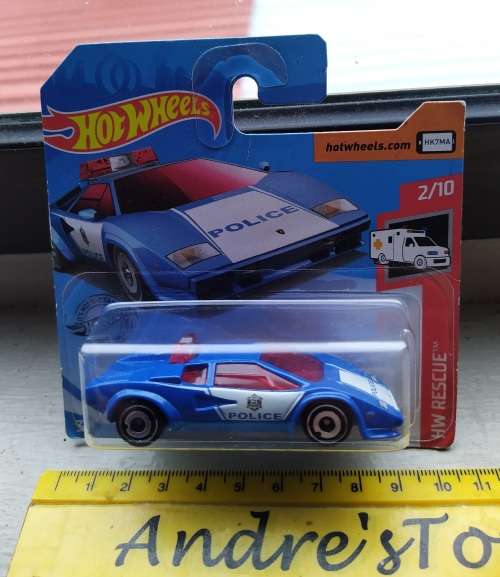 2018 Hotwheels ~ Lamborghini Countach Police Car ~ Mint on Card