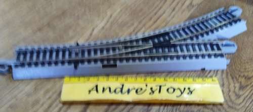 Model train ~  Ho Scale ~ Turn out Left (No11)