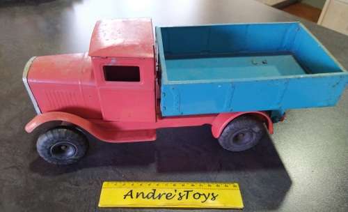 Vintage ~ Triang Junior ~ Tin plate tipper Truck