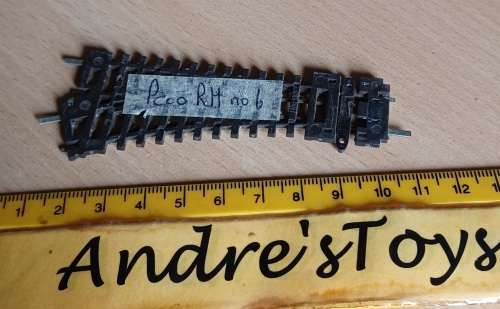 Model train ~ Peco N Scale - point Right Hand