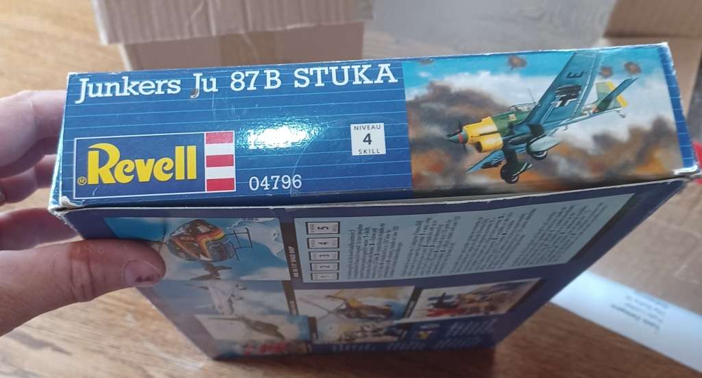 Revell ~  Model Kit ~ Junkers JU 87B Stuka  ~ Scale 1:32