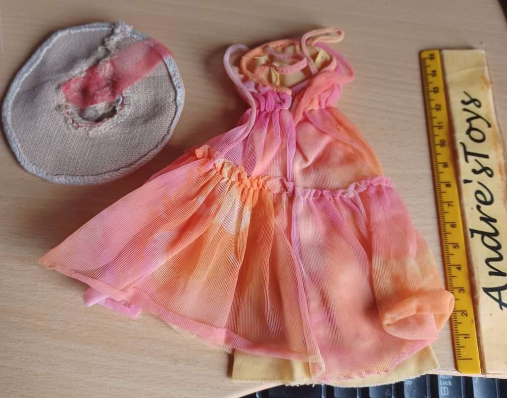 Vintage Barbie - Hat & Dress