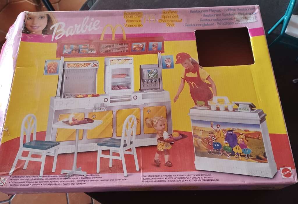 Vintage Barbie - 2000 Barbie McDonald`s Fun Time Restaurant Playset