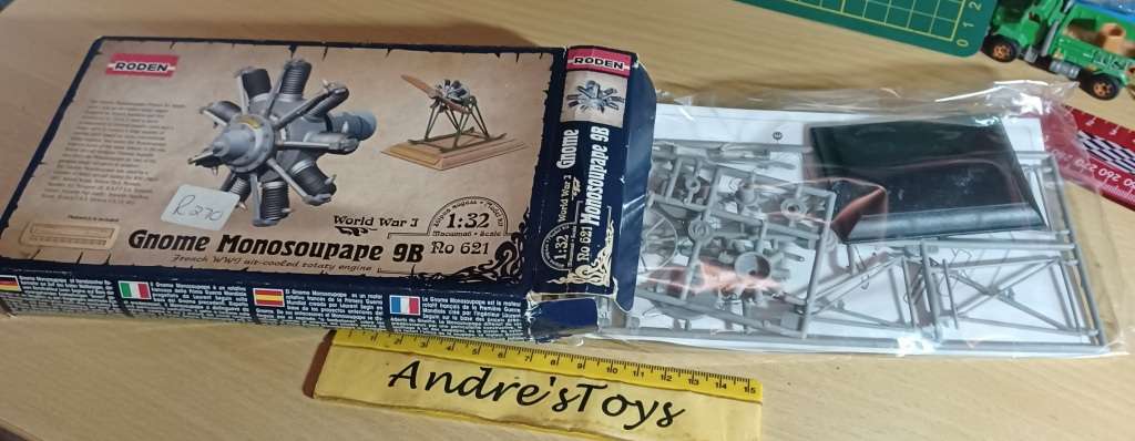 Roden  ~  Model Kit ~ World War I1 ~ Ghome Monosoup 9B
