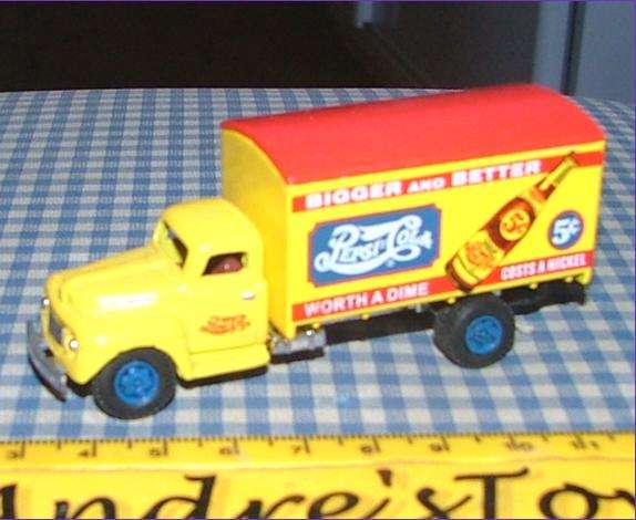 Golden - Delivery Truck ~ Loose