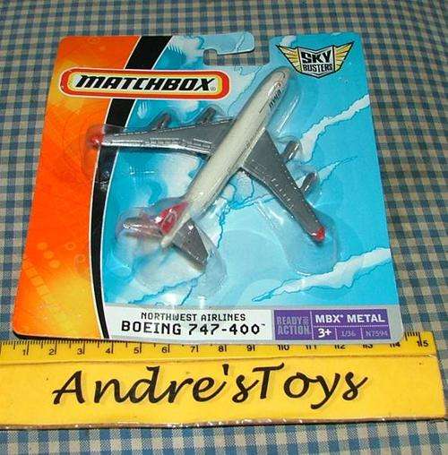 2008 Matchbox ~ Skybusters ~ Boeing 747-400 ~ Mint on card