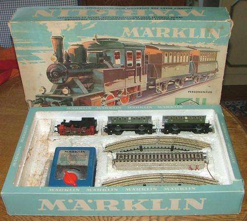 HO Gauge ~ Marklin ~ Boxed Set ~ 2943 ~ Tinplate ~ Loco & 2 Coaches ~ 1960's