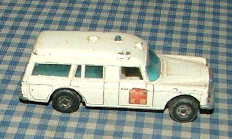 Matchbox ~ 1968 ~ No03C MERCEDES BENZ "BINZ AMBULANCE" ~  Loose