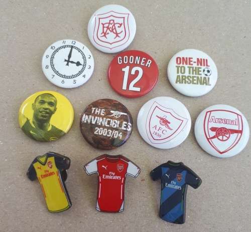 Arsenal Football Club Collectors Pin Badges (21 Enamel) and 10 Button badges