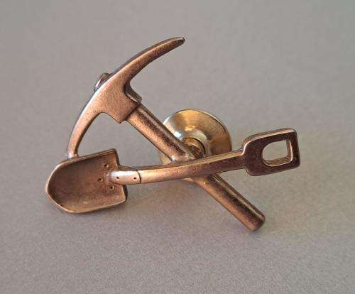 Brooch (Costume jewellery) pick and spade ©MJENT  a unique piece made in Rhode Island USA