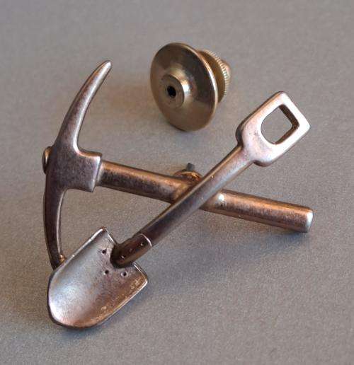 Brooch (Costume jewellery) pick and spade ©MJENT  a unique piece made in Rhode Island USA