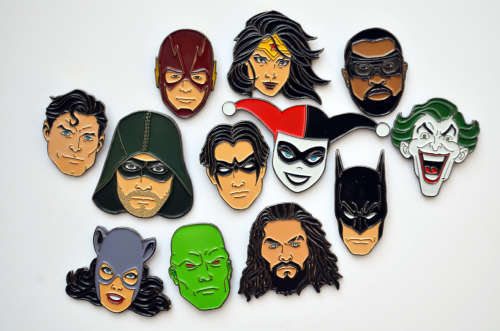 DC Comics Warner Comic Con 2018 exclusive Limited Edition collectors pins and set of stamps