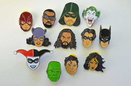 DC Comics Warner Comic Con 2018 exclusive Limited Edition collectors pins and set of stamps