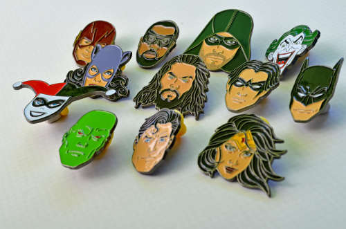 DC Comics Warner Comic Con 2018 exclusive Limited Edition collectors pins and set of stamps