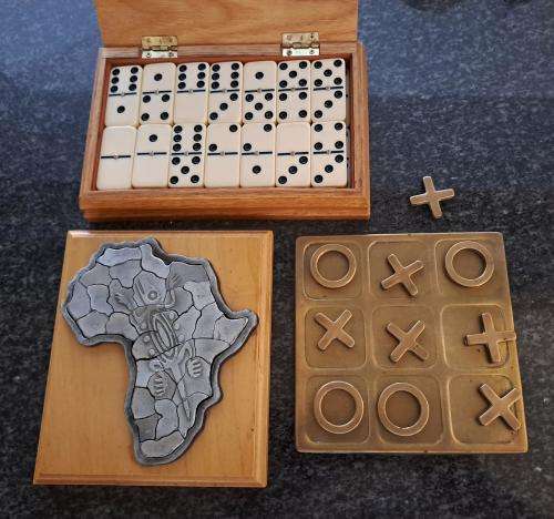 Noughts and Crosses in brass, vintage Domino box set and Africa Metal Puzzle (roughly 20 cm x 15 cm)
