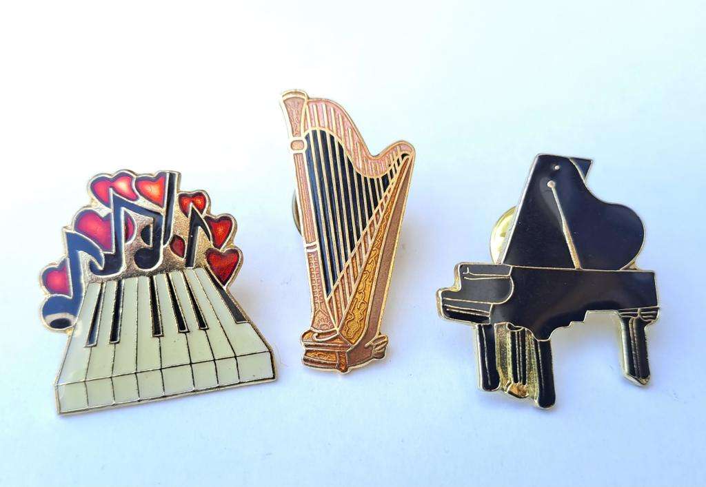 Music related brooches and pin badges   nice selection of 9