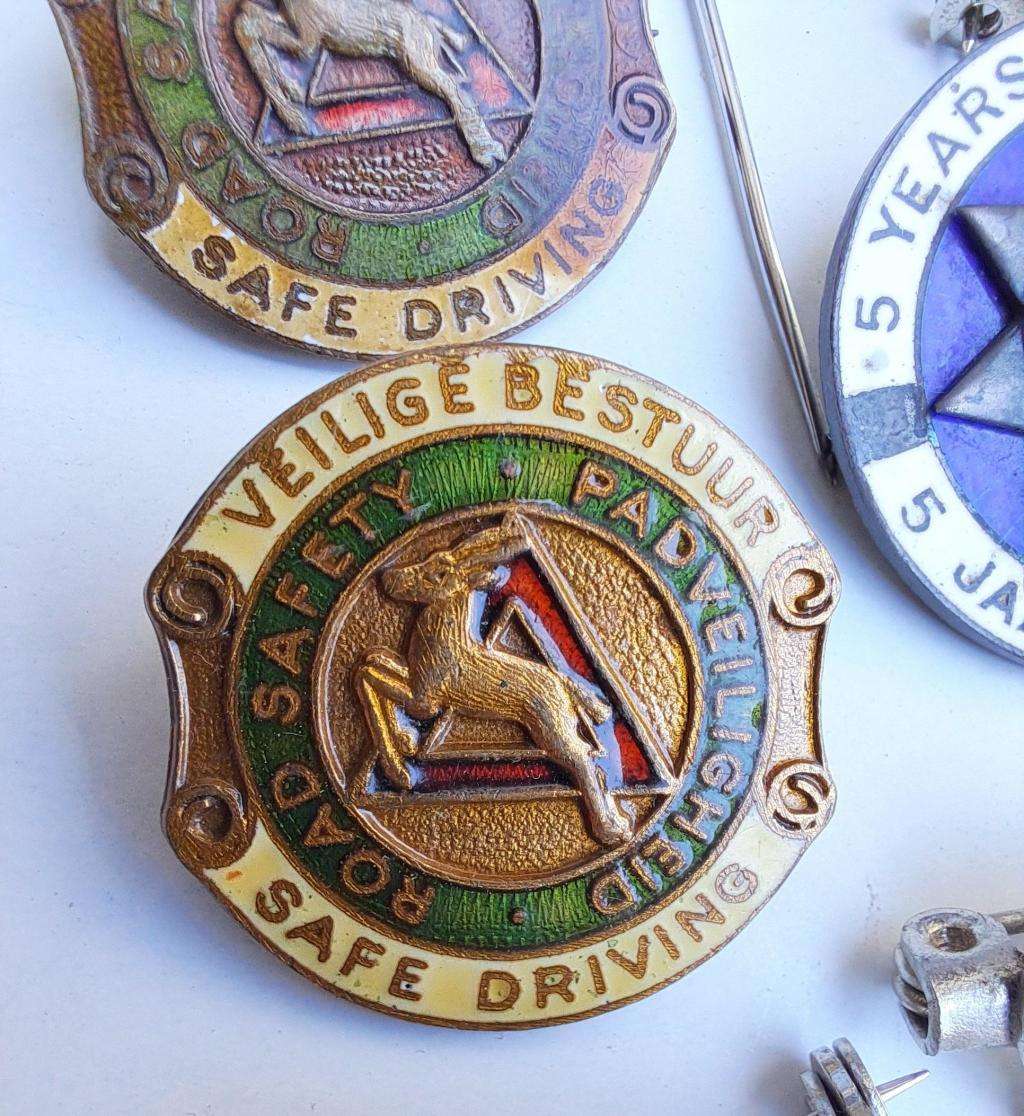 S.A R. Railway 5-Year Safety badge (sterling silver hallmarking) + 9 x SA Road Safety pin badges