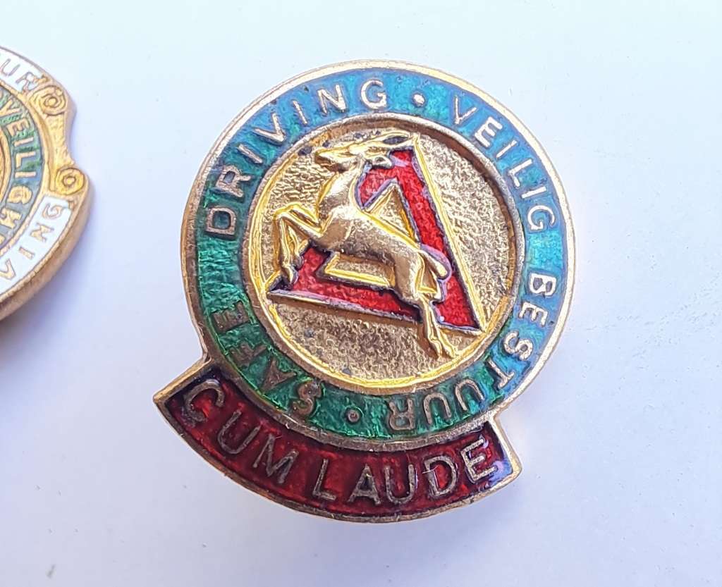 S.A R. Railway 5-Year Safety badge (sterling silver hallmarking) + 9 x SA Road Safety pin badges