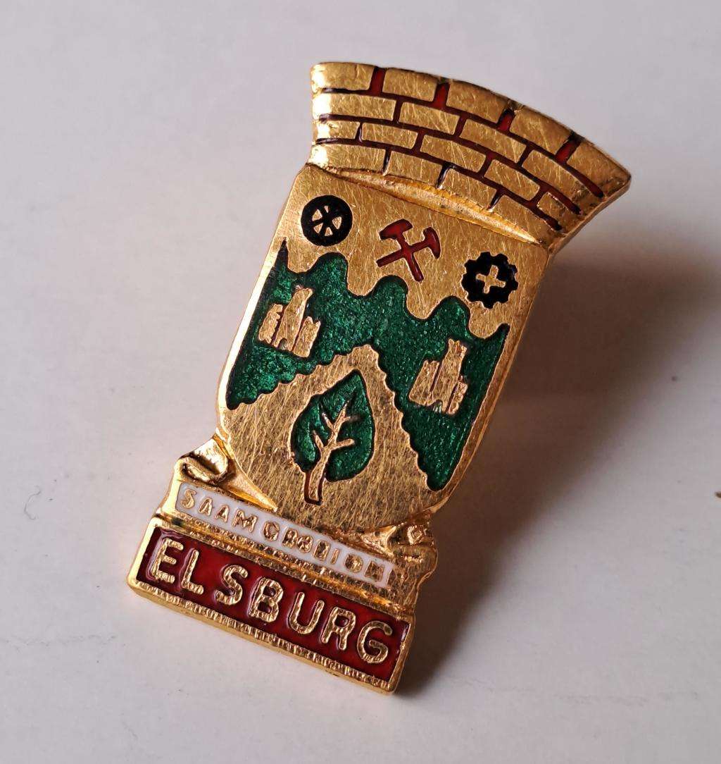 South African Historical pin badges of cities and towns eg: Benoni, Brakpan, Edenvale, etc. 8 badges