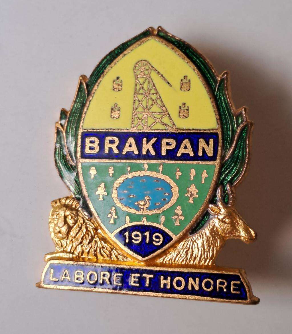 South African Historical pin badges of cities and towns eg: Benoni, Brakpan, Edenvale, etc. 8 badges