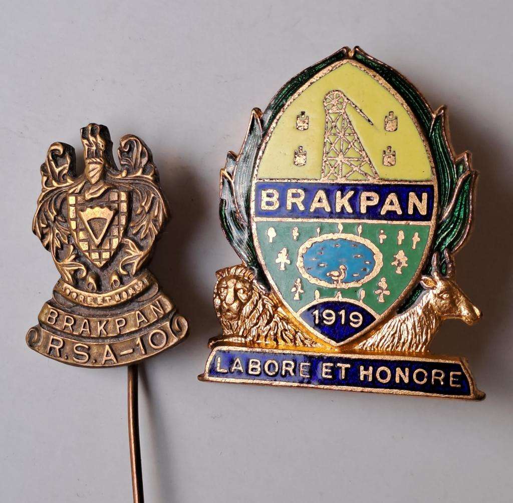 South African Historical pin badges of cities and towns eg: Benoni, Brakpan, Edenvale, etc. 8 badges