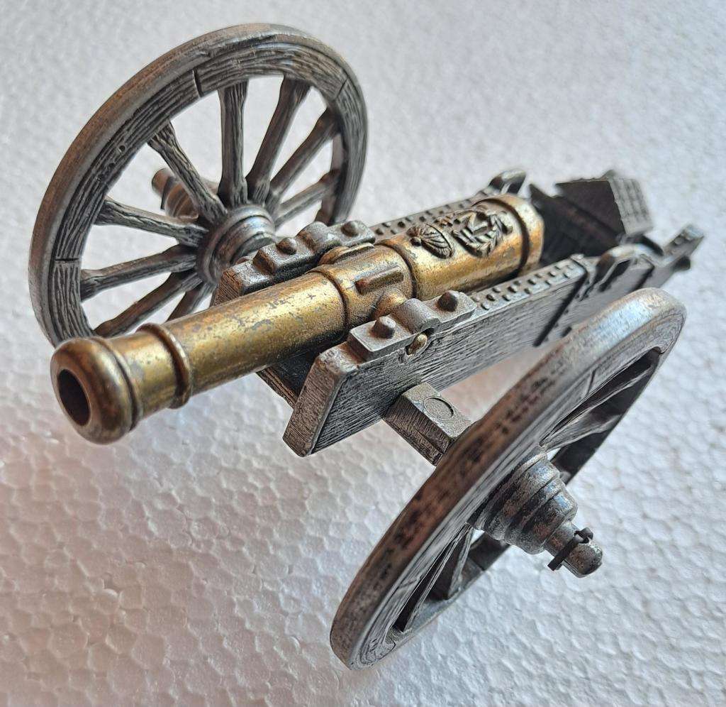 Model Cannon Napoleonic 1806 Replica Made by DENIX Spain 170 mm x width: 100 mm Weight: 0.5 kg