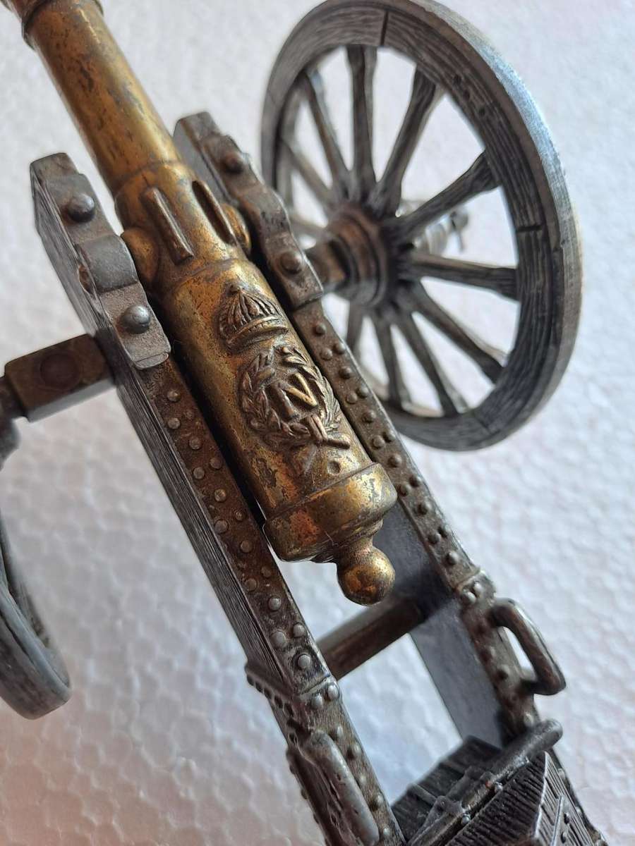 Model Cannon Napoleonic 1806 Replica Made by DENIX Spain 170 mm x width: 100 mm Weight: 0.5 kg
