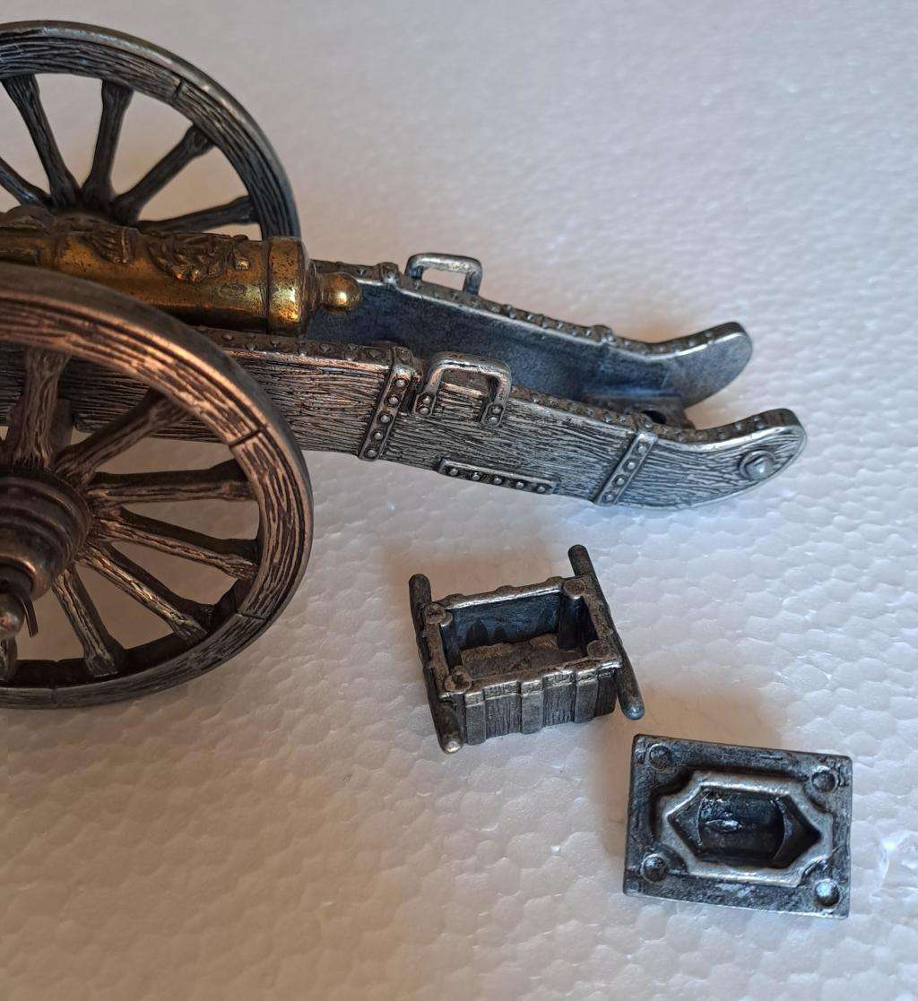 Model Cannon Napoleonic 1806 Replica Made by DENIX Spain 170 mm x width: 100 mm Weight: 0.5 kg