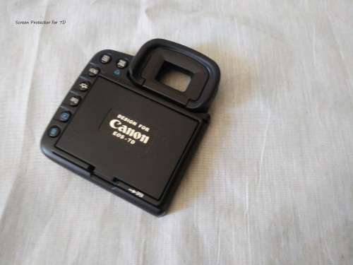 Canon 7D DSLR Body only with Battery Grip. 3 x Battery chargers and 8 x LP-E6 Battries. Extras.