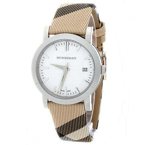 **5 HOUR AUCTION** GORGEOUS!!Burberry Nova Check*W/ Box Papers etc**R5900**