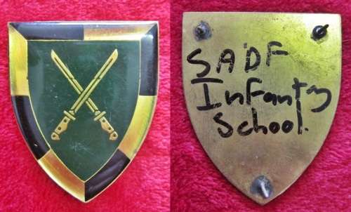 ## SADF Infantry School Flash ** Pins in Tact ##