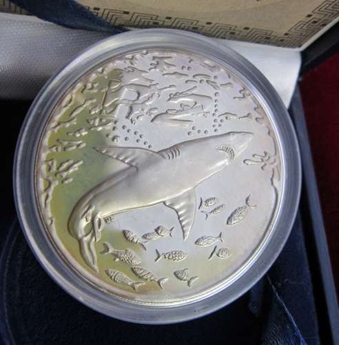 ## Proof 1999 South Africa Silver Great White Shark R2/Crown in SAM Box ##