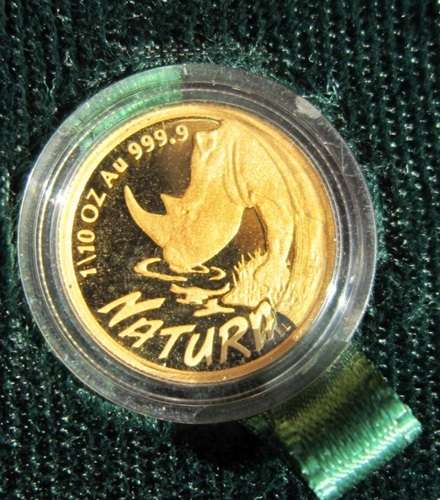 ## 1995 South Africa Rhino 1/10th Gold in Capsule in Wooden Rhino set box (Note only 1995) ##