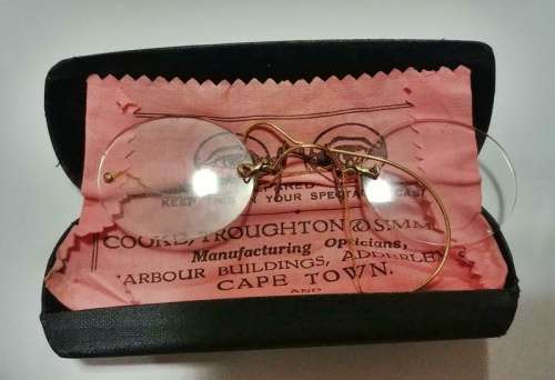 ## Beautiful Pair of Reading Glasses in Black Box ##