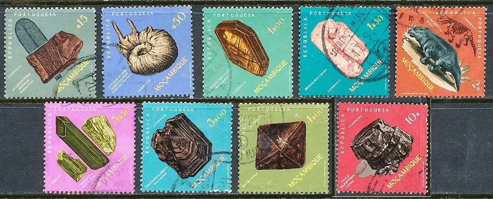MOZAMBIQUE   - 1971  -    Rocks, Minerals and Fossils   FULL  SET   -   FINE USED