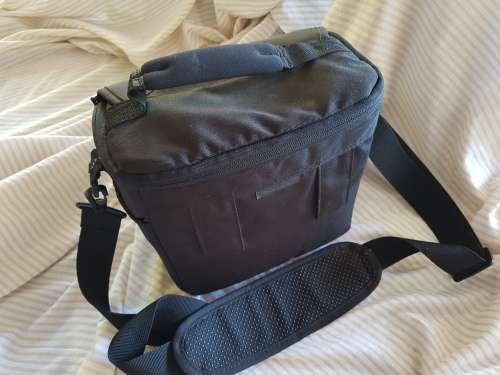 LOWEPRO CAMERA BAG (BLACK)