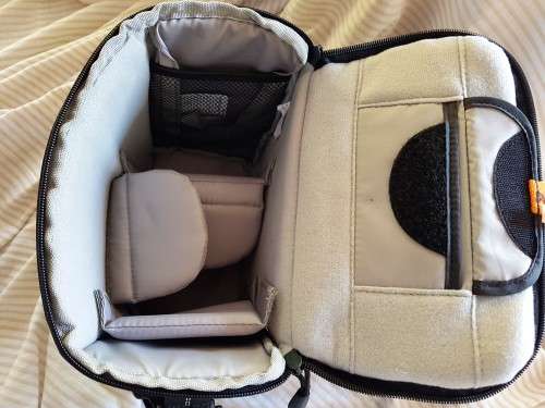 LOWEPRO CAMERA BAG (BLACK)