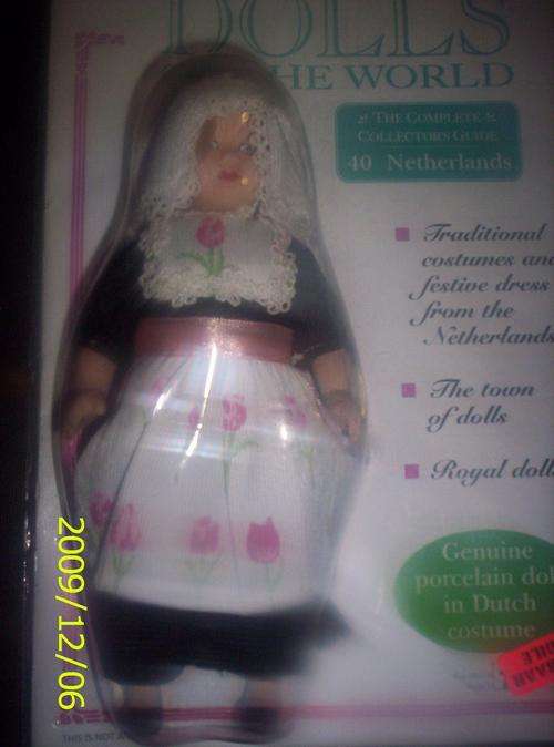 PORCELAIN DOLLS OF THE WORLD - 40 NETHERLANDS